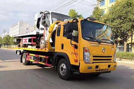 拖车24小时服务热线|汽车救援24小时北京汽车救援现场维修