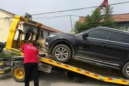 长沙绕城高速G0401轮胎刮爆了|临沧高速拖车